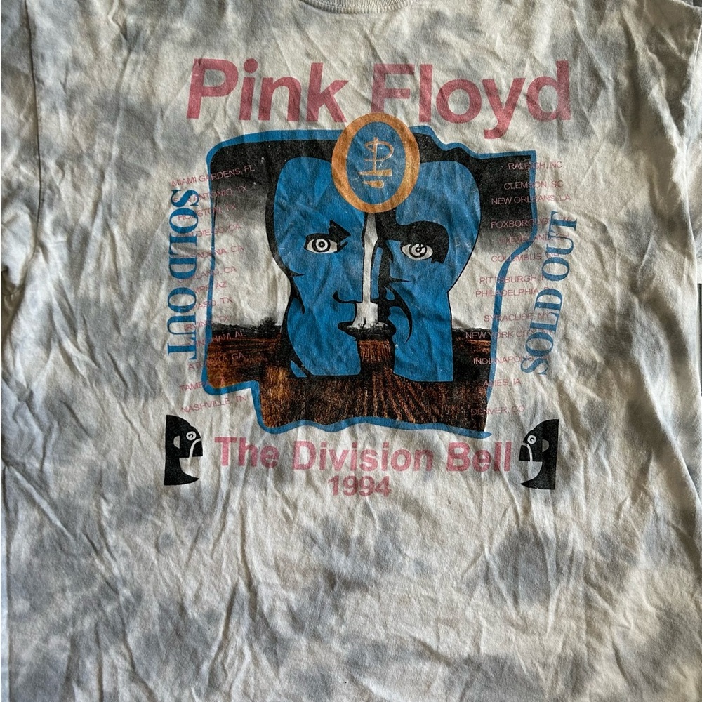 Pink Floyd Gray and Blue Short Sleeve Tee